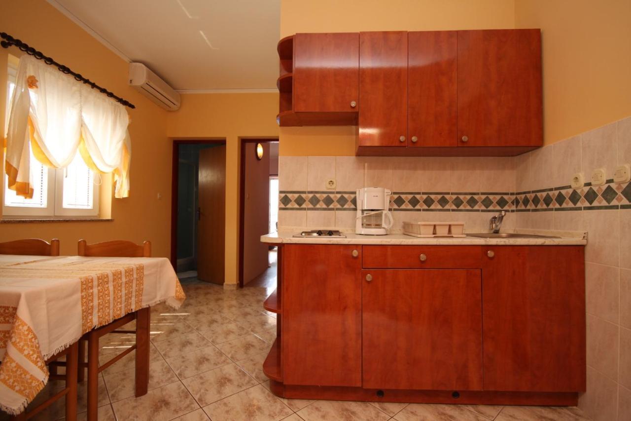 Apartments By The Sea Stara Novalja, Pag - 6469 Esterno foto