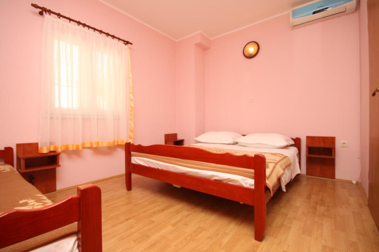 Apartments By The Sea Stara Novalja, Pag - 6469 Esterno foto